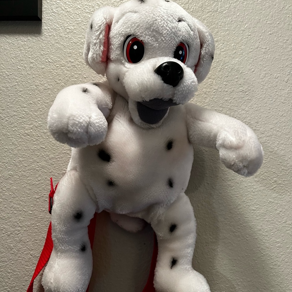 101 Dalmatien Toy w/ mini dalmatiens inside zipper. Backpack.